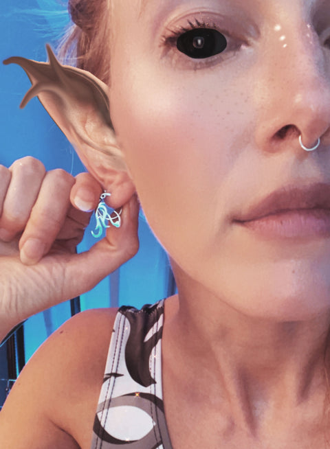 leo symbol zodiac hoop earrings in stainless steel